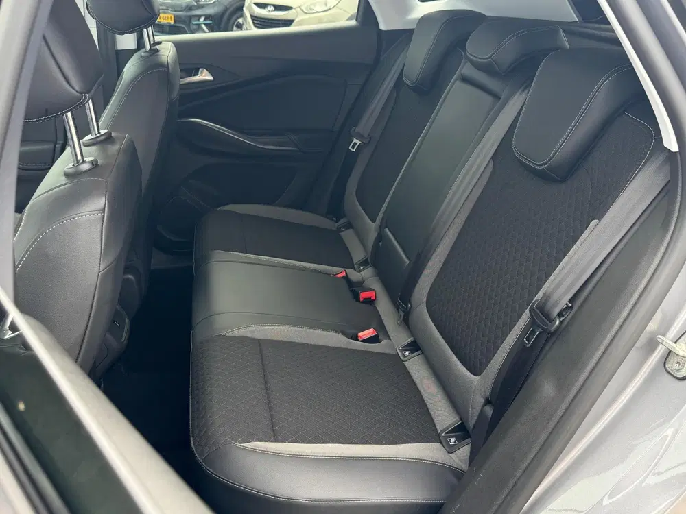 Opel Grandland 1.2 Turbo Innovation NL-AUTO uit 2019, foto 6