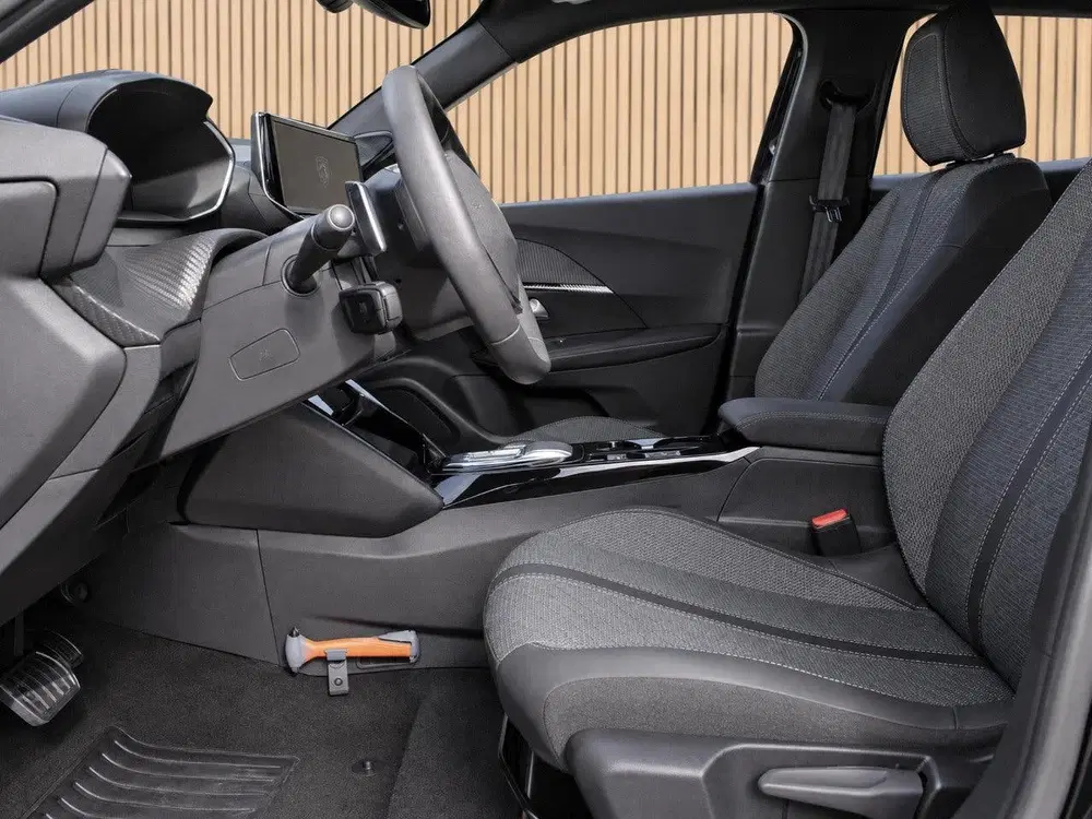 Peugeot 2008 1.2 Hybrid 145 Allure uit 2025, foto 13