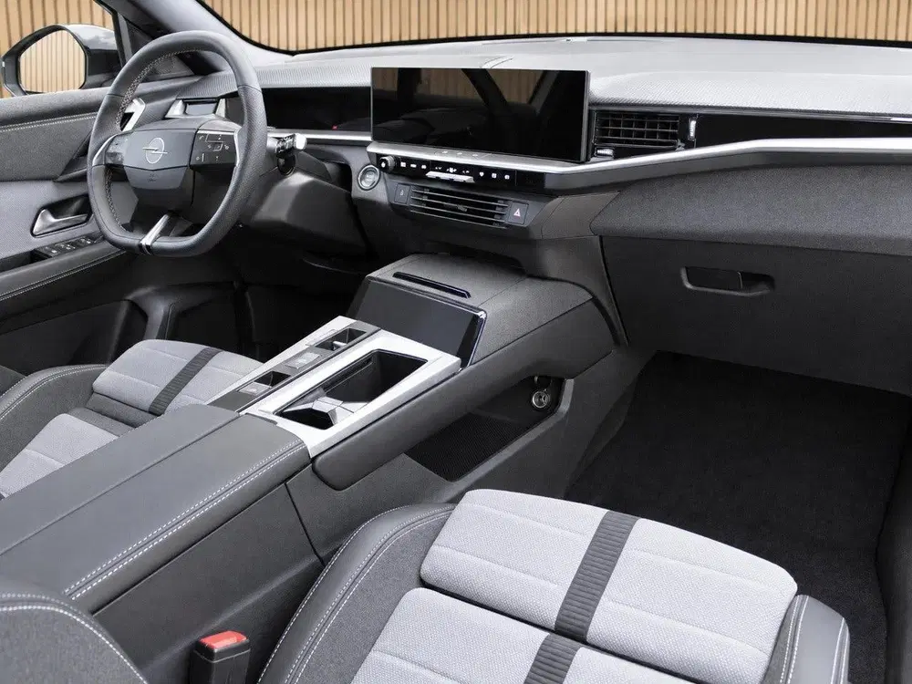 Opel Grandland 1.2 Turbo Hybrid GS Automaat uit 2025, foto 3