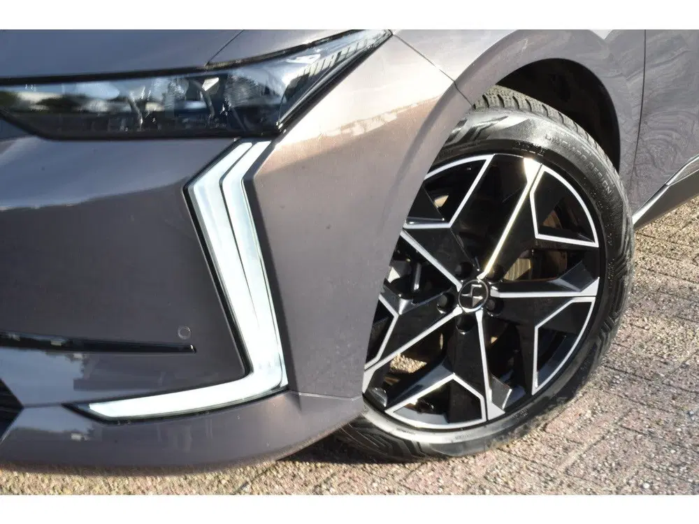 DS Automobiles DS 4 DS DS 4 1.6 E-Tense 225 EAT8 Pallas uit 2024, foto 9