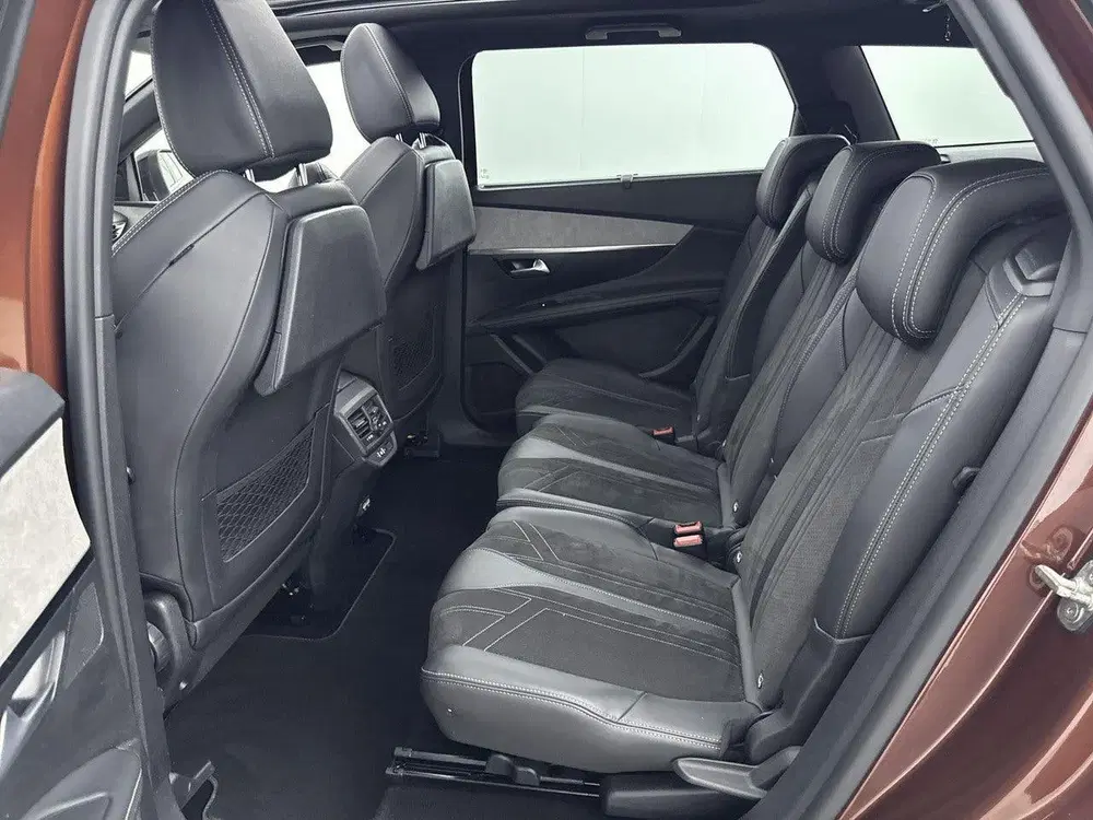 Peugeot 5008 130pk GT uit 2021, foto 13