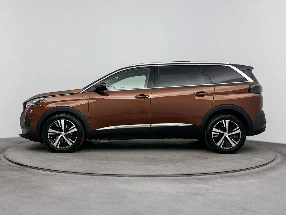 Peugeot 5008 130pk GT uit 2021, foto 2
