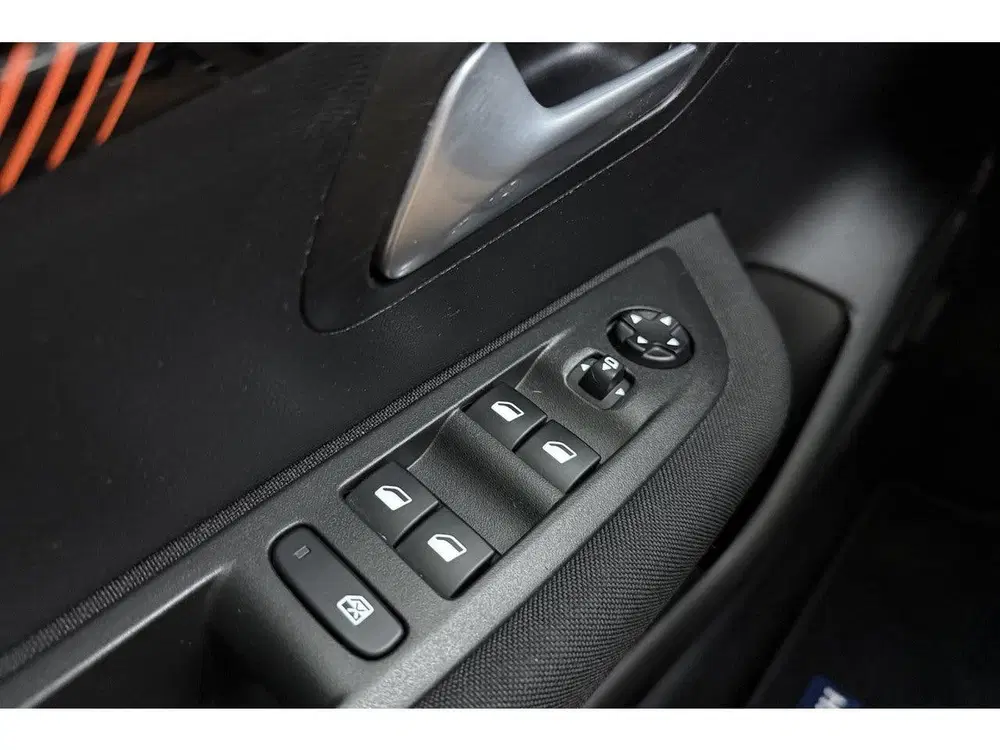 Peugeot 208 1.2 PureTech Active Pack uit 2021, foto 15