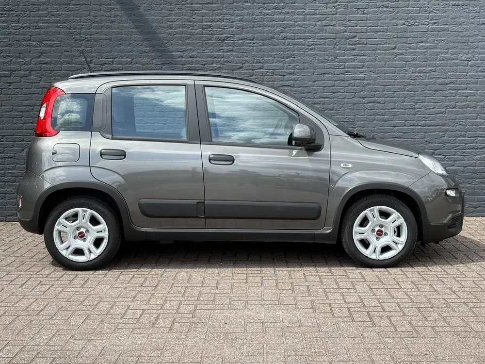 Fiat Panda 1.0 Hybrid City Life uit 2023, foto 4