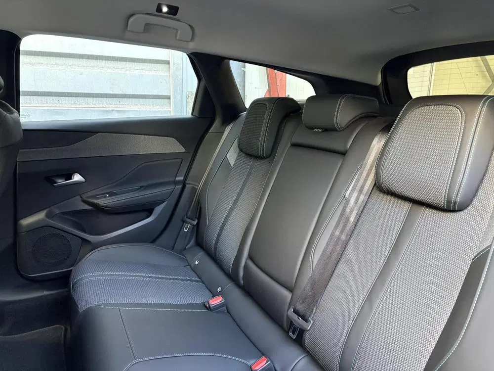 Peugeot 308 SW Allure 1.2 Turbo 130pk uit 2024, foto 13