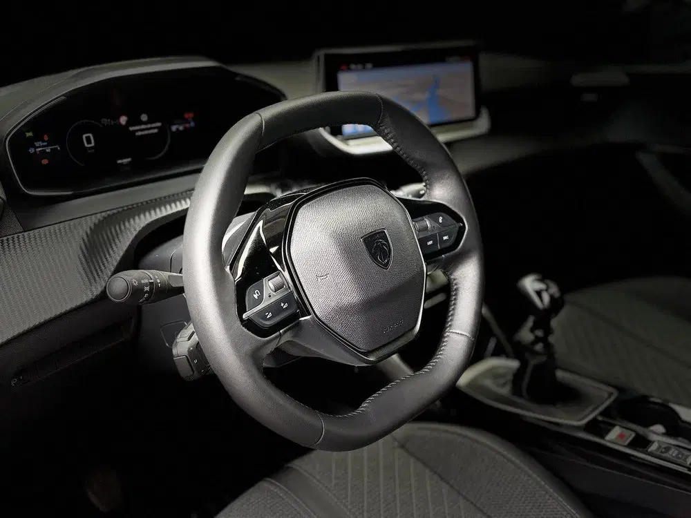 Peugeot 2008 Allure Pack 1.2 Turbo 100pk uit 2025, foto 13