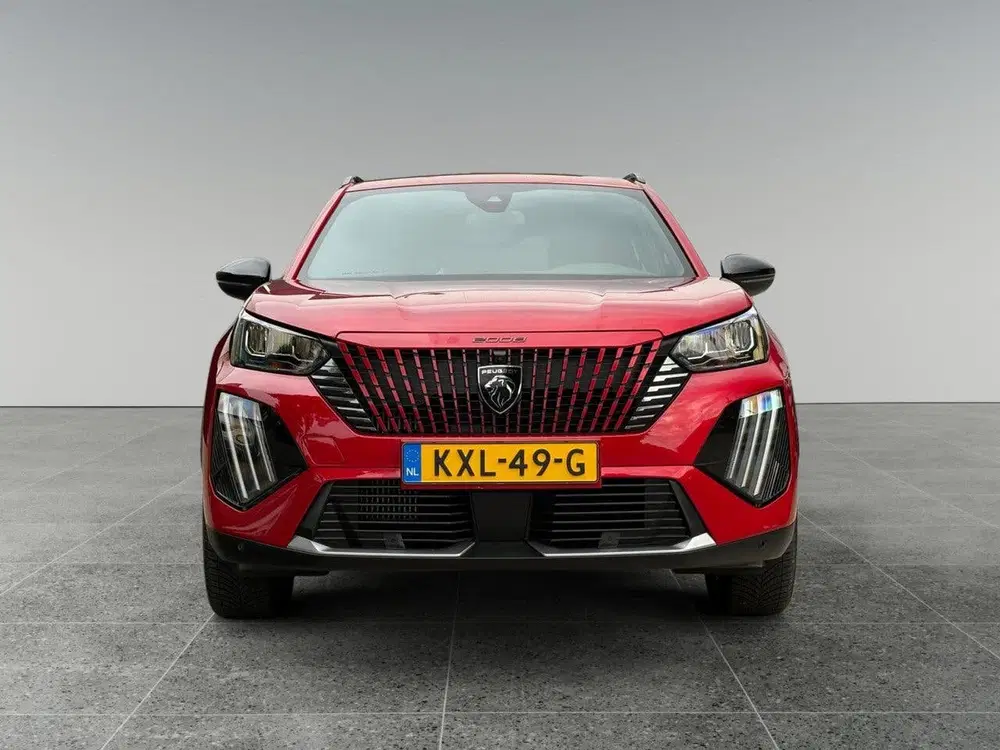 Peugeot 2008 Allure Pack 1.2 Turbo 100pk uit 2025, foto 2