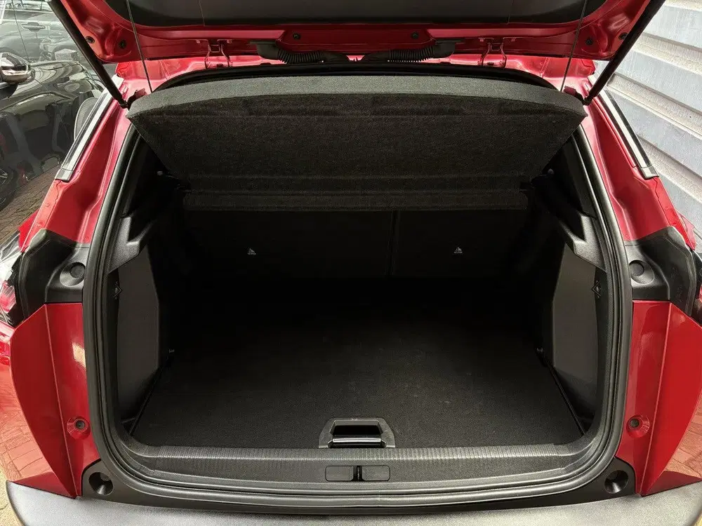 Peugeot 2008 Allure Pack 1.2 Turbo 100pk uit 2025, foto 7