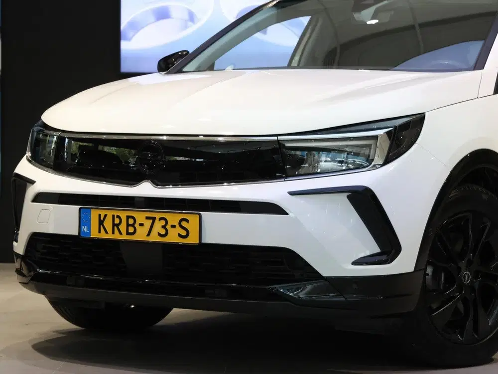 Opel Grandland 225 pk Turbo Plug-In Hybrid GS Line uit 2023, foto 6