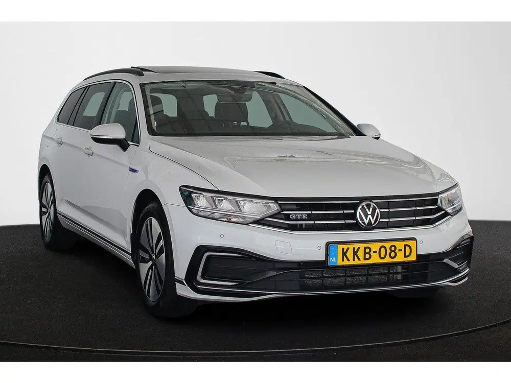 Volkswagen Passat Variant 1.4 TSI PHEV GTE Panoramadak Stoel uit 2022, foto 2