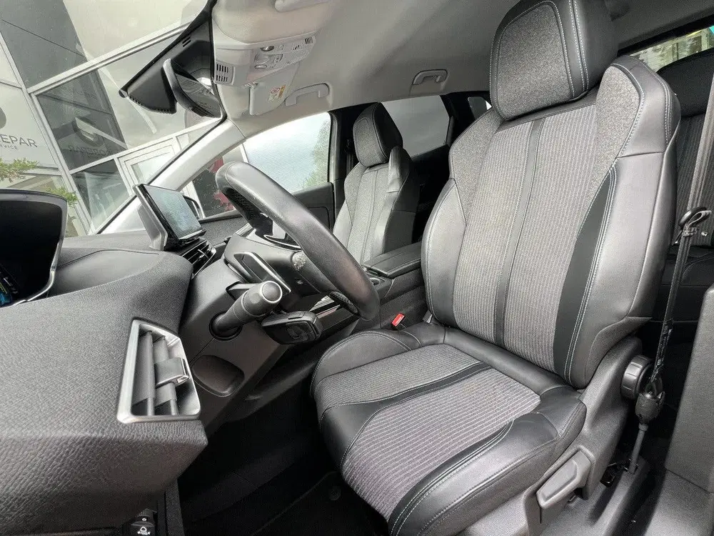 Peugeot 3008 1.6 HYbrid 225 Allure Pack Business Automa uit 2022, foto 12
