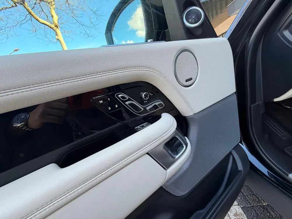 Land Rover Range Rover Vogue 2.0 P400e Pano uit 2019, foto 12