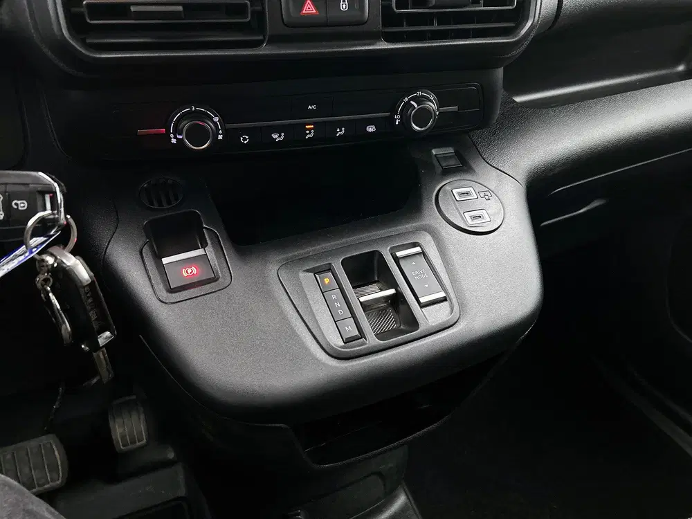 Peugeot Partner 1.5 BlueHDi 130 EAT8 S&S L1 uit 2024, foto 15