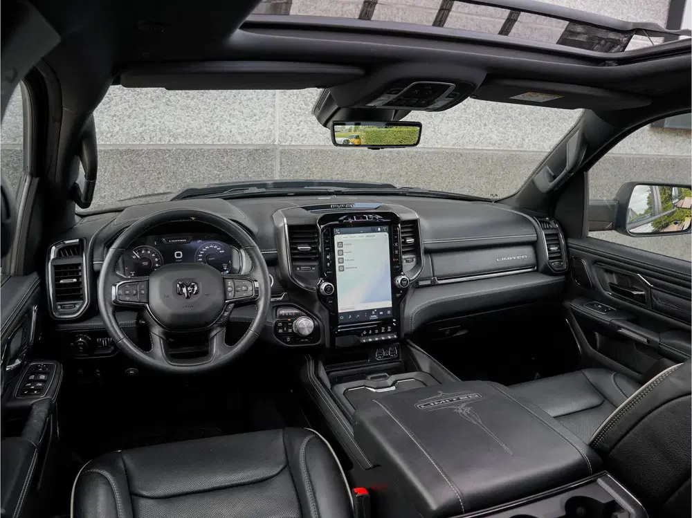 Dodge RAM 5.7L V8 4x4 Crew Cab Limited Night uit 2024, foto 3