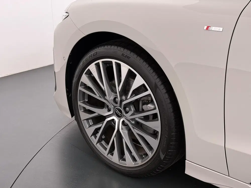 Audi A6 Advanced edition 83 kWh S-Line uit 2025, foto 11