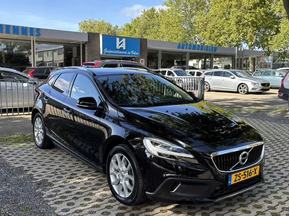 Volvo V40 Cross Country 1.5 T3 Polar+ Luxury DAB Pano Keyles uit 2019