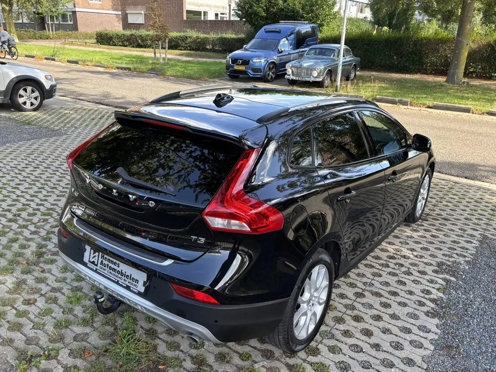 Volvo V40 Cross Country 1.5 T3 Polar+ Luxury DAB Pano Keyles uit 2019, foto 3