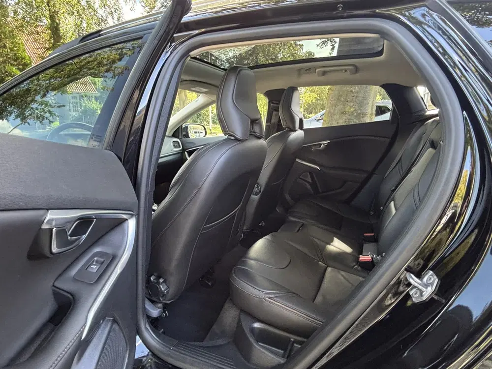 Volvo V40 Cross Country 1.5 T3 Polar+ Luxury DAB Pano Keyles uit 2019, foto 6