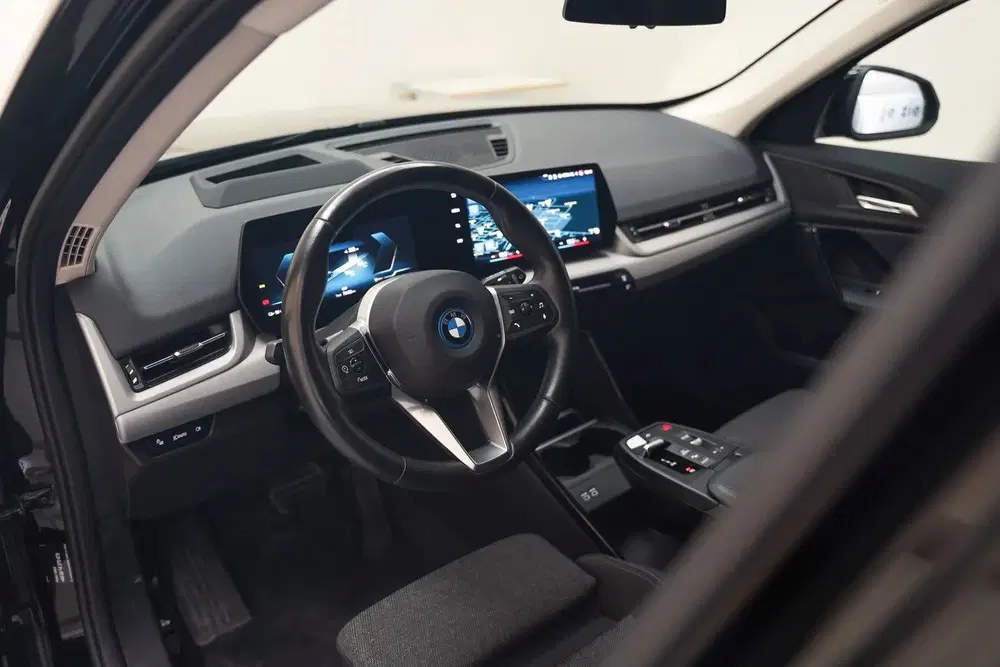 BMW iX1 xDrive30 67 kWh Executive Sport [ SOH 95 uit 2023, foto 15