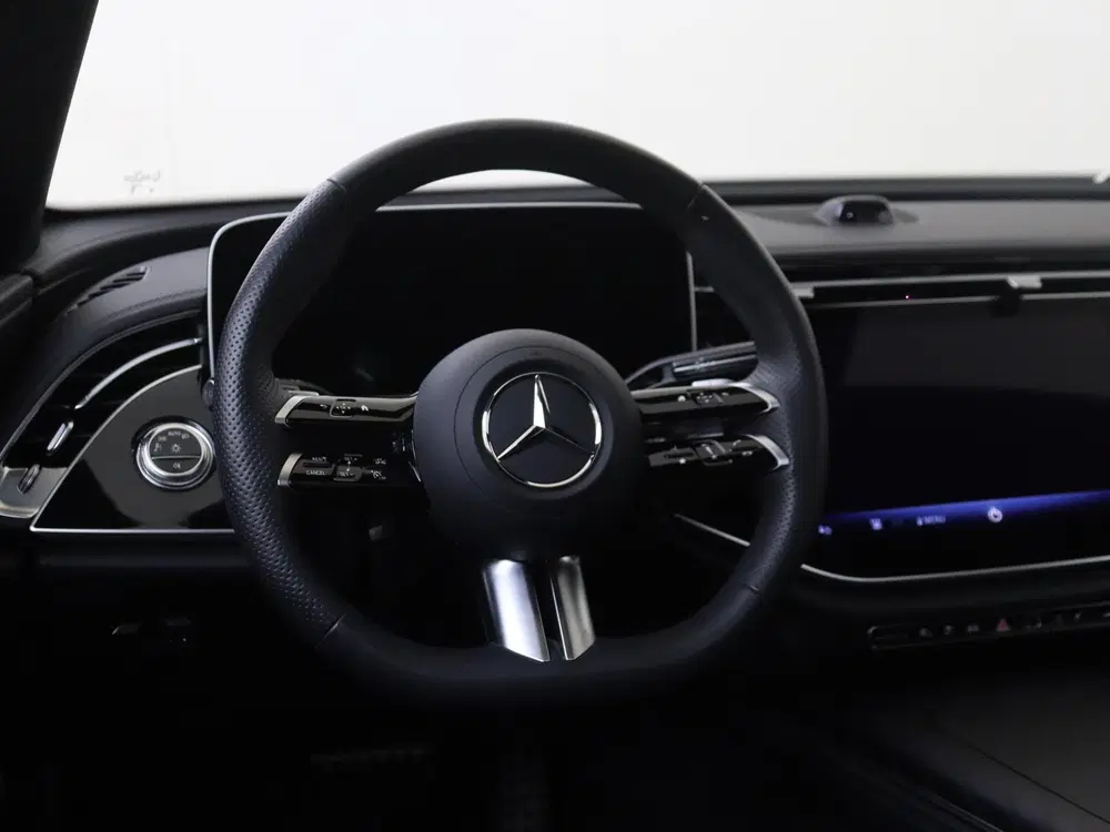 Mercedes-Benz E-Klasse 300 e Sport Edition uit 2025, foto 10