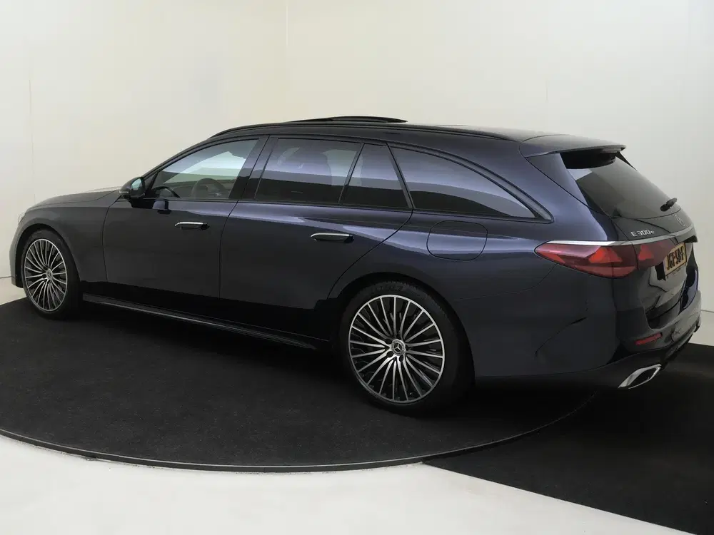 Mercedes-Benz E-Klasse 300 e Sport Edition uit 2025, foto 3