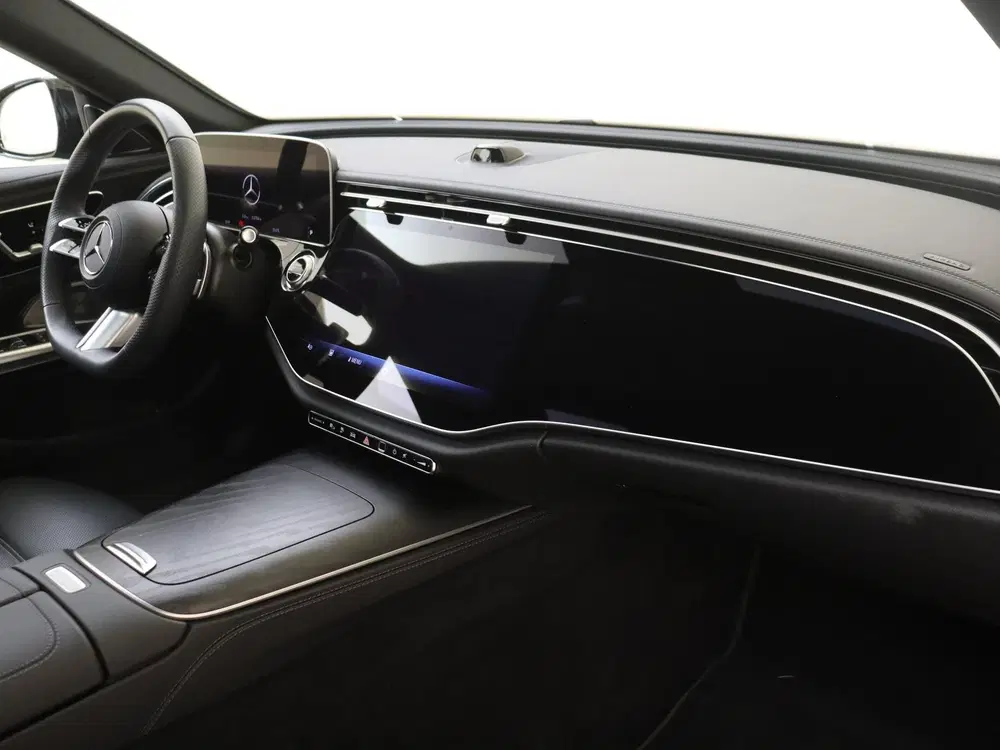 Mercedes-Benz E-Klasse 300 e Sport Edition uit 2025, foto 5