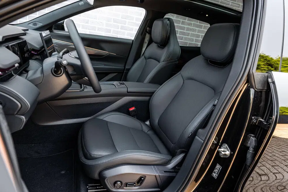 Lynk & Co 08 1.5 Core Business edition uit 2026, foto 6