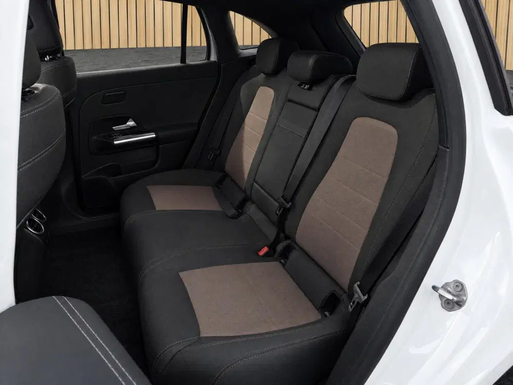 Mercedes-Benz EQA 250 67 kWh uit 2021, foto 11