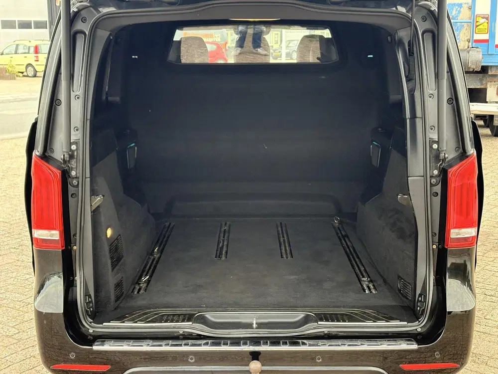 Mercedes-Benz V-Klasse 250d Extra Lang DC uit 2020, foto 4