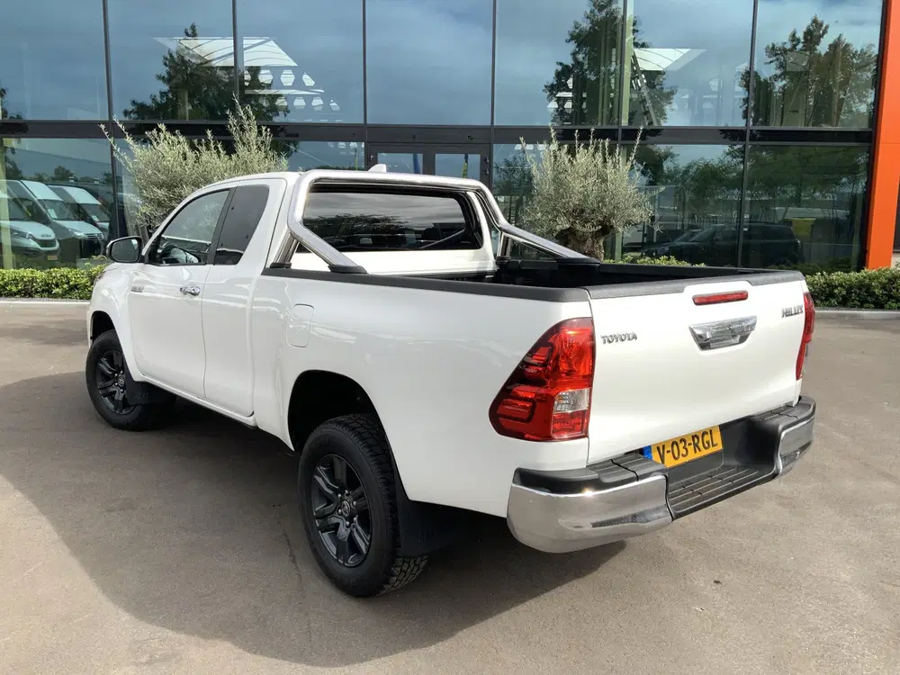 Toyota Hilux 2.4 D-4D Xtra Cab Cool Comfort Airco Cruis uit 2022, foto 2
