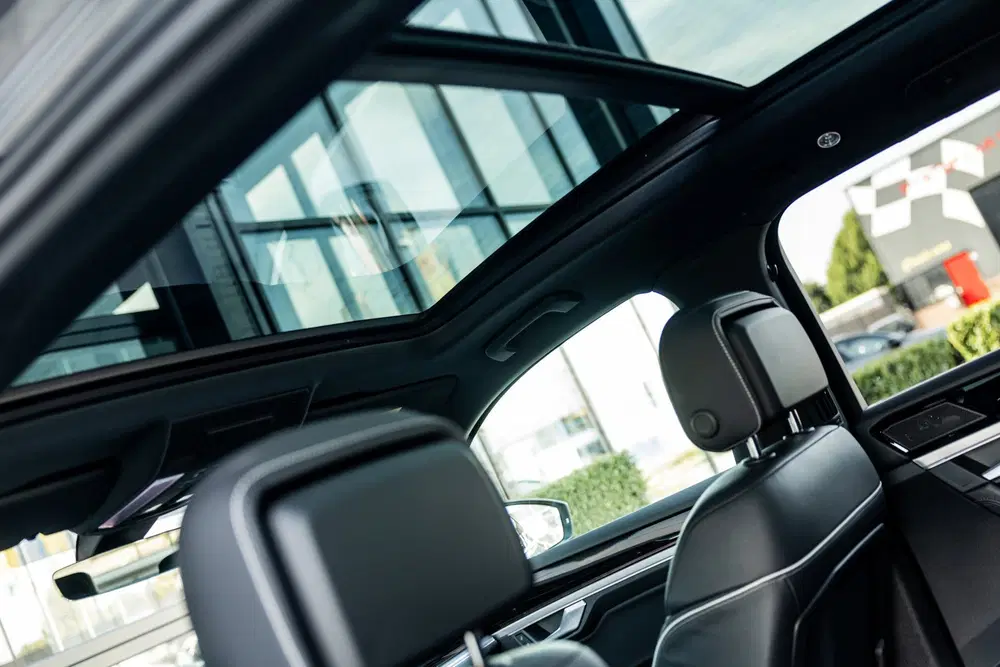 Volkswagen Touareg 3.0 TSi 4MOTION R uit 2022, foto 14