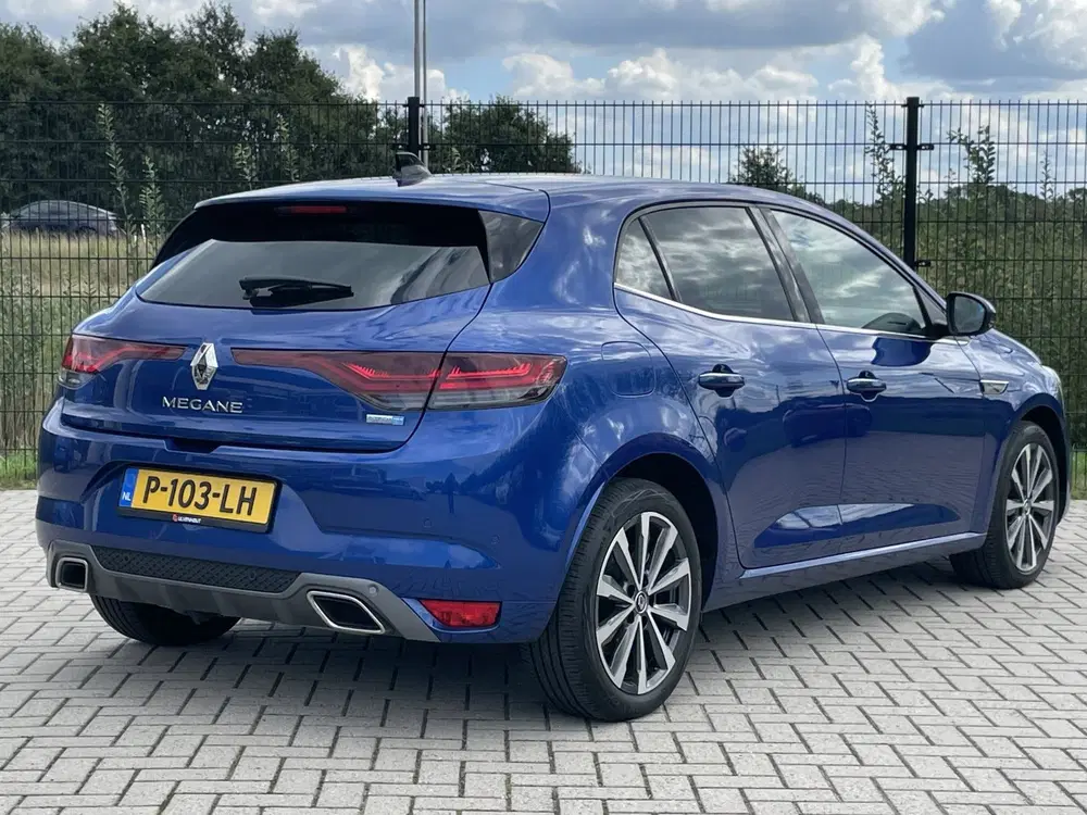 Renault Megane Mégane 1.6 E-Tech Plug-In Hybrid 160 R.S. uit 2022, foto 2
