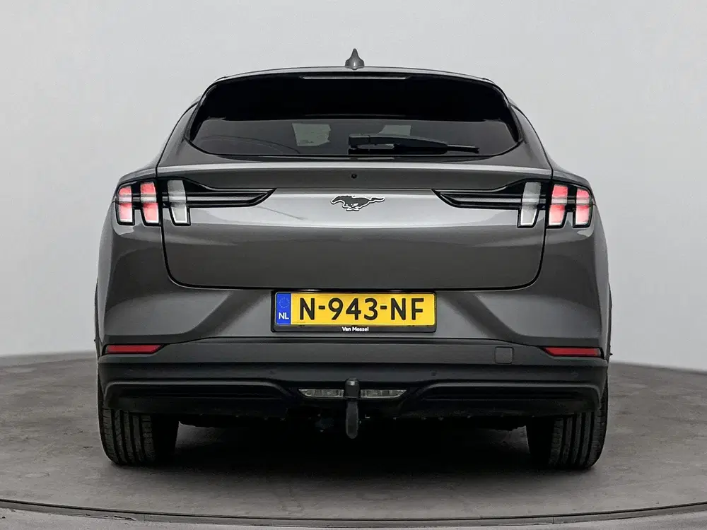 Ford Mustang Mach-E Extended RWD 98 kWh uit 2021, foto 3