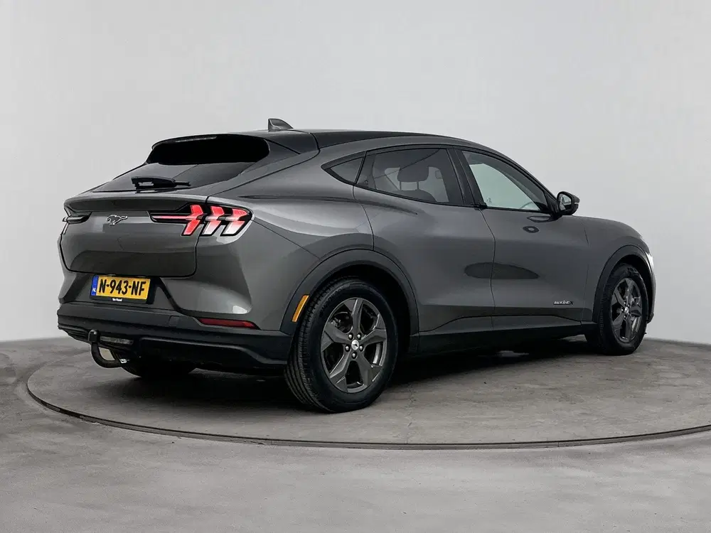 Ford Mustang Mach-E Extended RWD 98 kWh uit 2021, foto 4