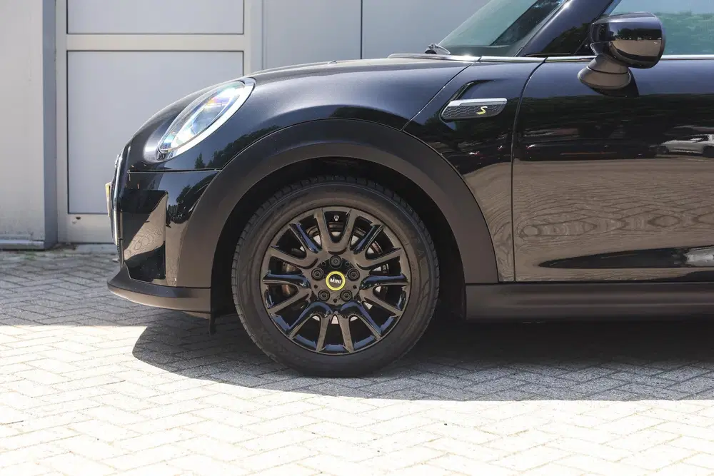Mini Electric Classic uit 2022, foto 4