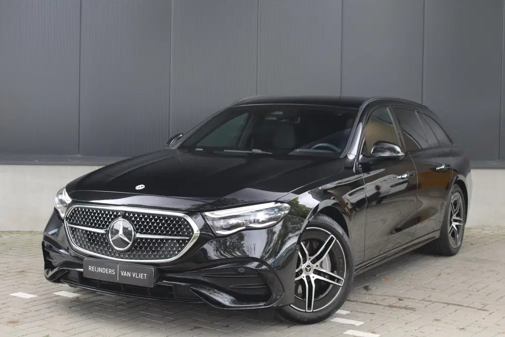 Mercedes-Benz E-Klasse Estate 300e AMG Line uit 2025, foto 10