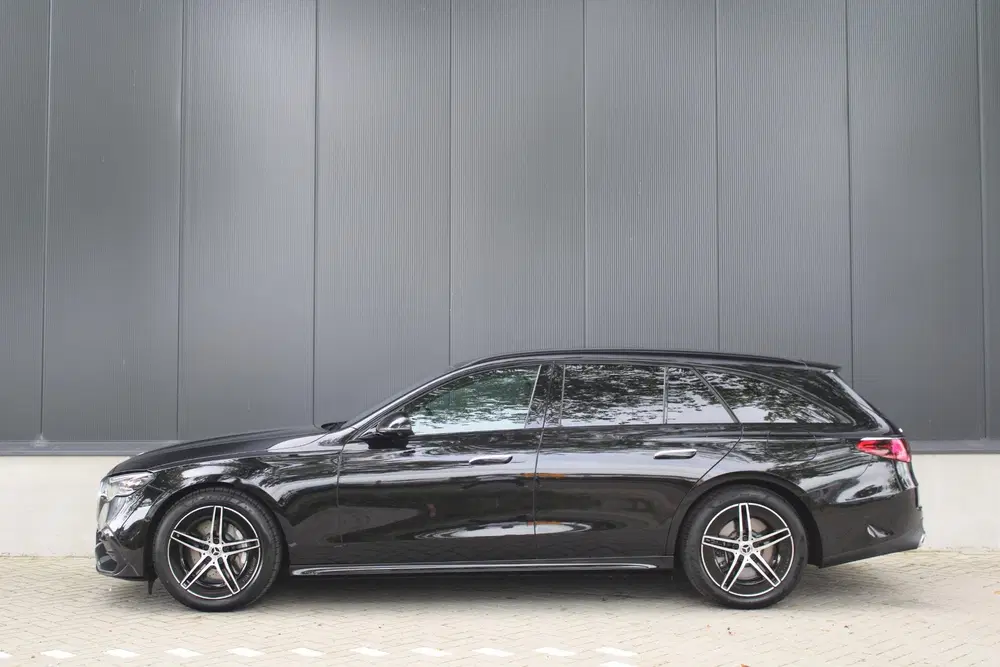 Mercedes-Benz E-Klasse Estate 300e AMG Line uit 2025, foto 15