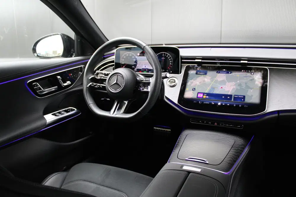 Mercedes-Benz E-Klasse Estate 300e AMG Line uit 2025, foto 3