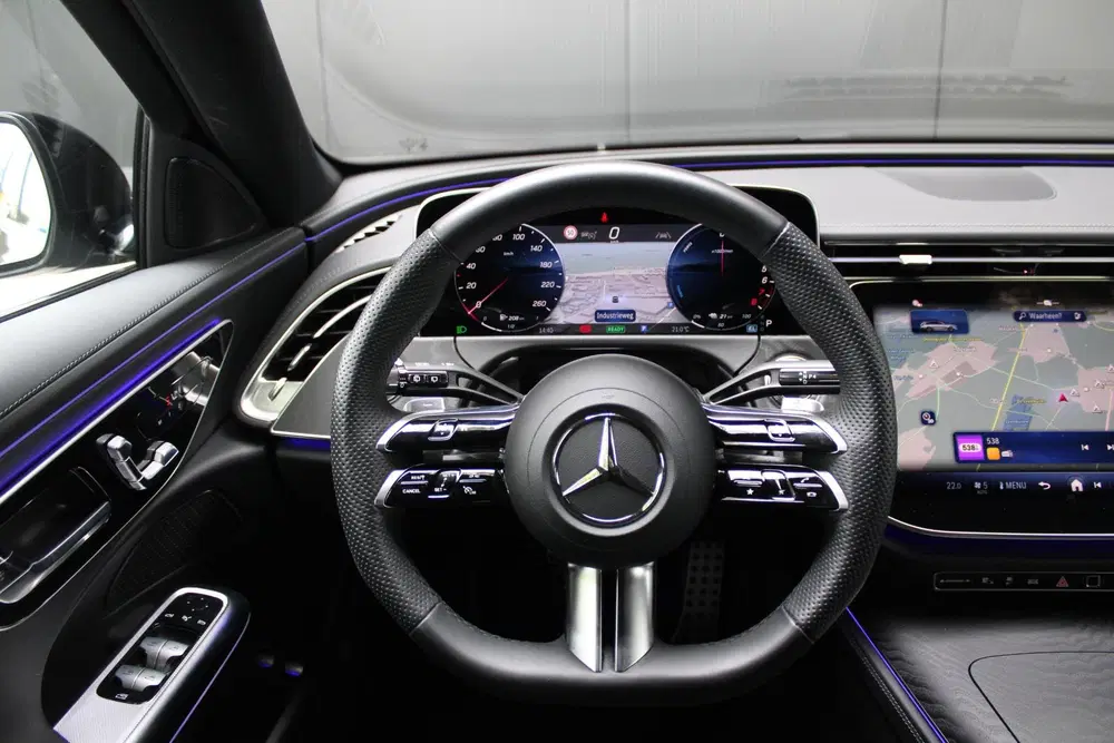 Mercedes-Benz E-Klasse Estate 300e AMG Line uit 2025, foto 5