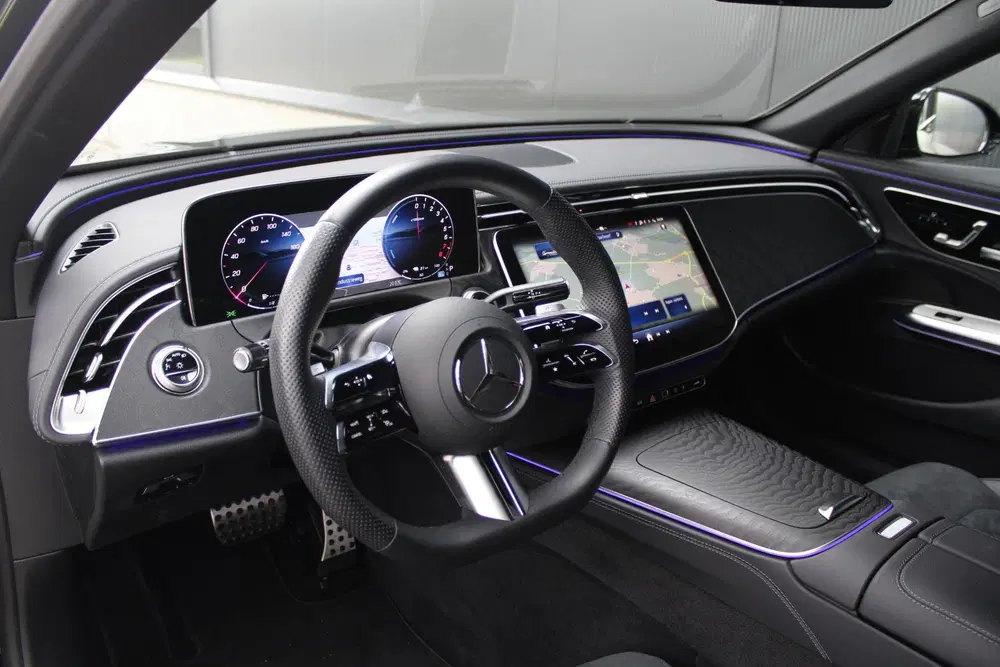 Mercedes-Benz E-Klasse Estate 300e AMG Line uit 2025, foto 7