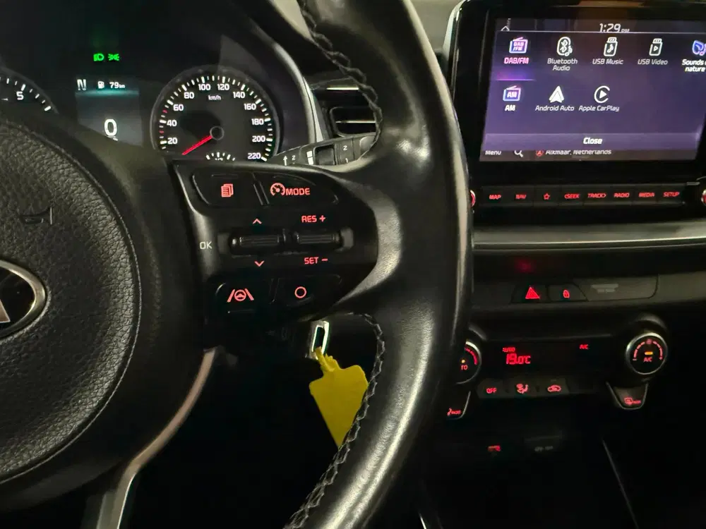 Kia Stonic 1.0 T-GDi MHEV DynamicLine Navi-Camera App uit 2021, foto 13