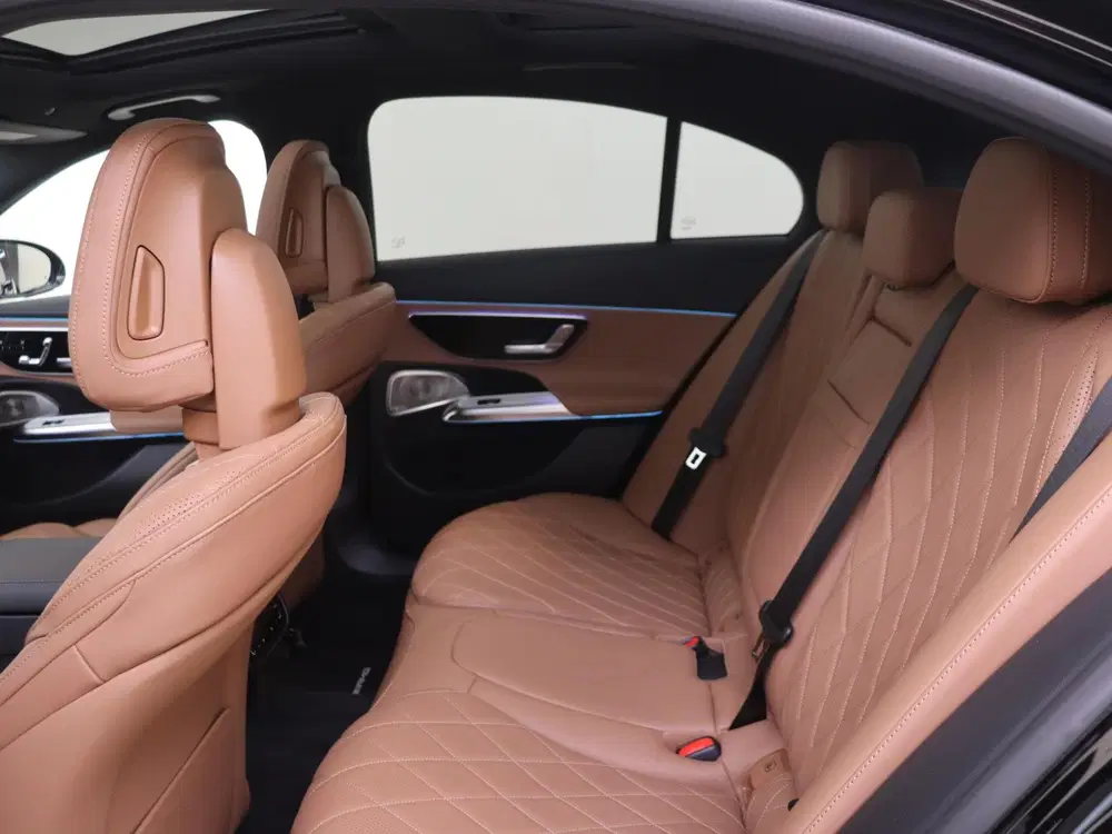 Mercedes-Benz E-Klasse 300 e AMG Line uit 2026, foto 12