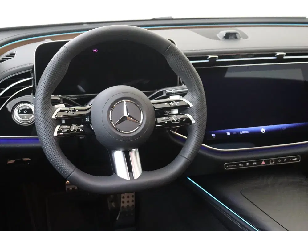 Mercedes-Benz E-Klasse 300 e AMG Line uit 2026, foto 13