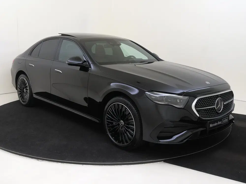 Mercedes-Benz E-Klasse 300 e AMG Line uit 2026, foto 2