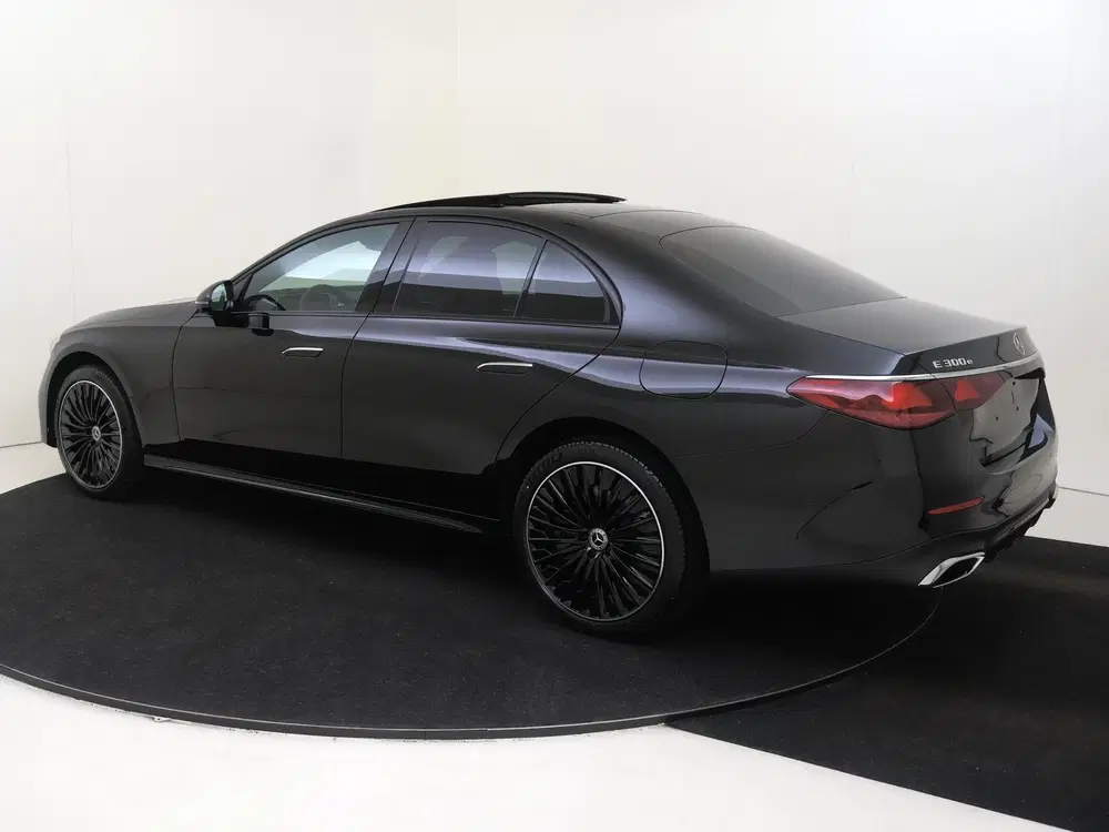Mercedes-Benz E-Klasse 300 e AMG Line uit 2026, foto 3