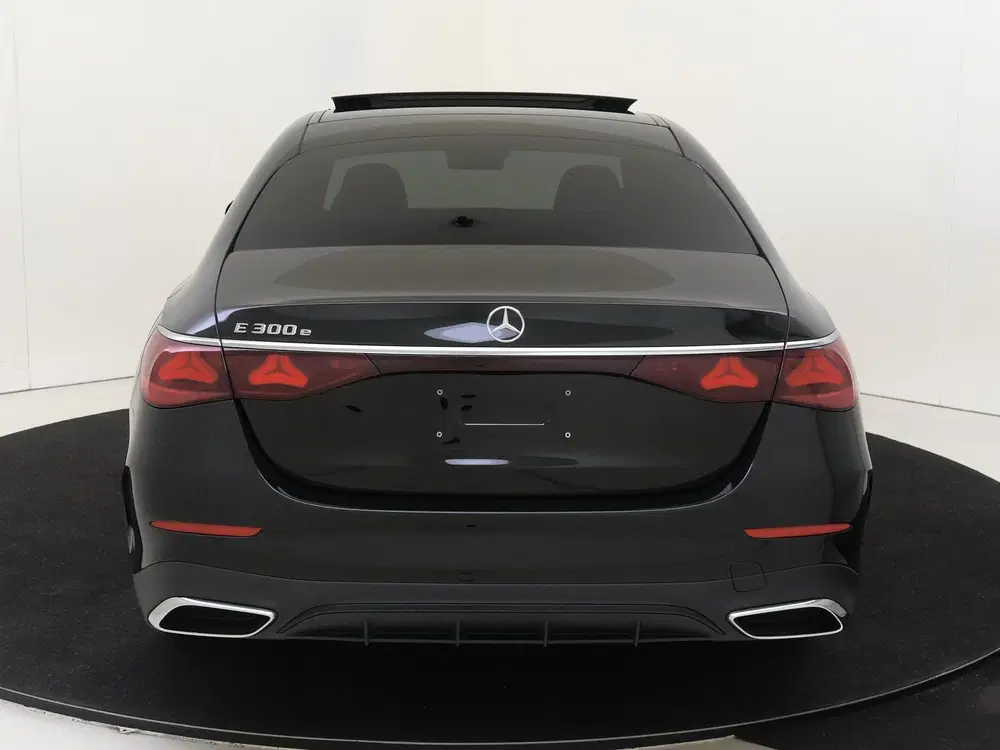 Mercedes-Benz E-Klasse 300 e AMG Line uit 2026, foto 7