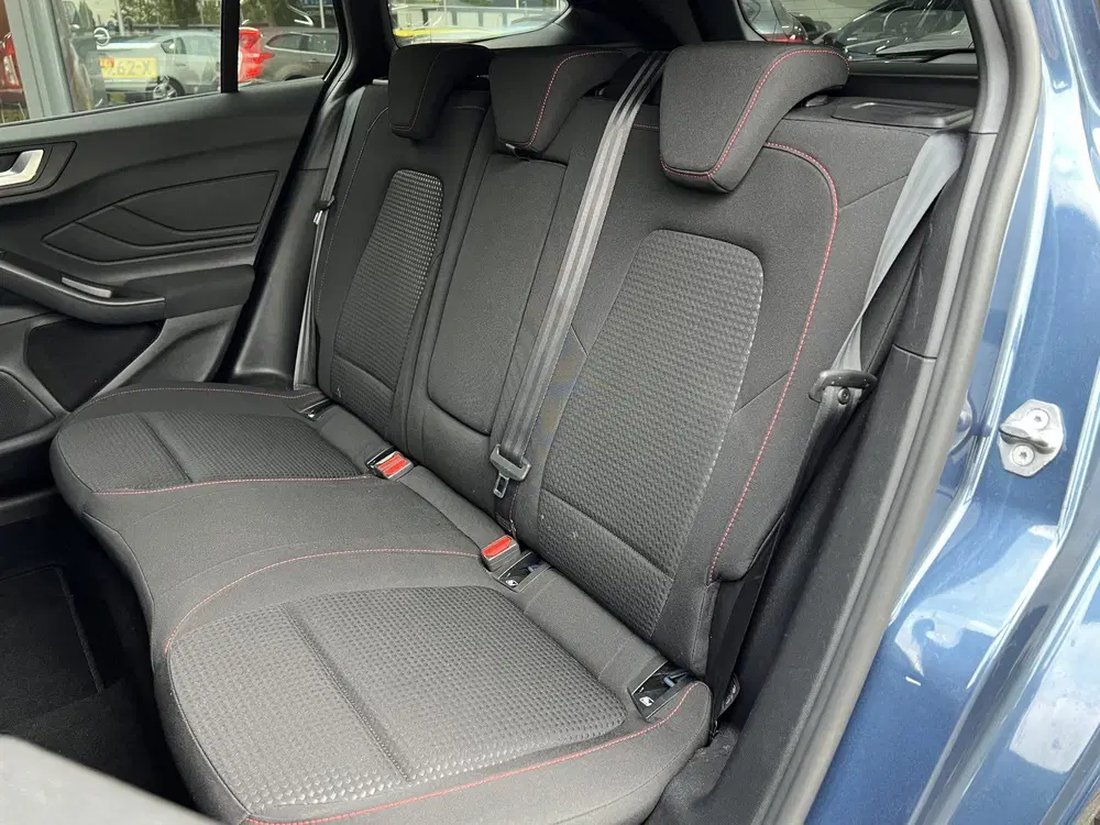 Ford Focus 1.0 EcoBoost Hybrid ST Line X uit 2023, foto 5