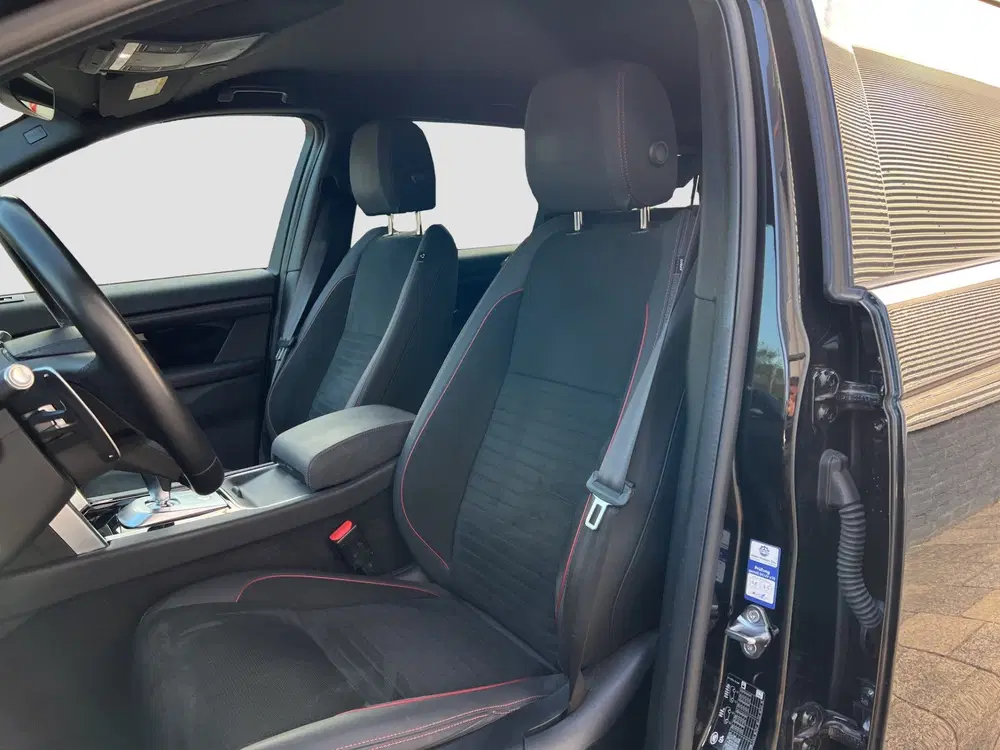 Land Rover Discovery Sport P300e 1.5 R-Dynamic SE R-Dynamic uit 2021, foto 12