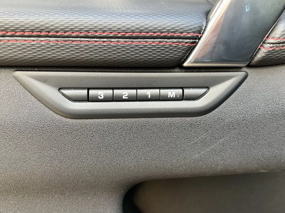 Land Rover Discovery Sport P300e 1.5 R-Dynamic SE R-Dynamic uit 2021, foto 4
