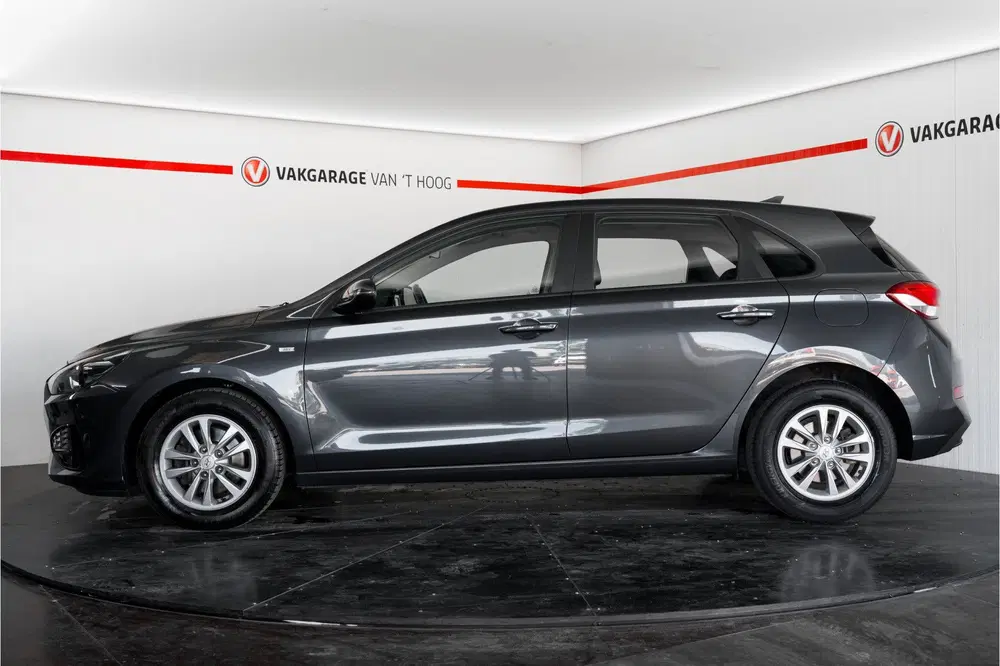 Hyundai i30 1.5 T-GDi MHEV Premium Camera uit 2021, foto 14